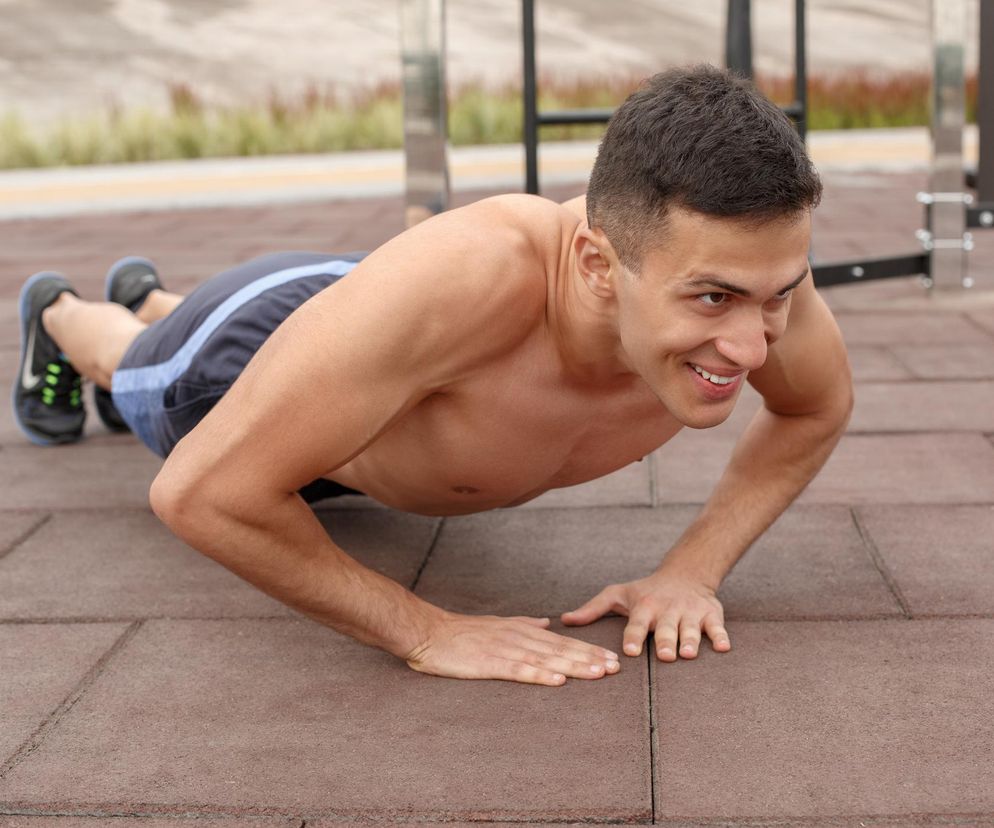 Co się stanie, gdy codziennie będziesz robić pompki diamentowe? Efekty widoczne w krótkim czasie