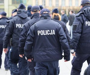  Zarobki policjantów w 2024 roku 