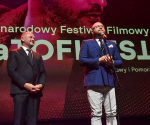 Gala Otwarcia 23. MFF BellaTOFIFEST. Legendy kina przyjechały do Torunia. Zdjęcia z imprezy