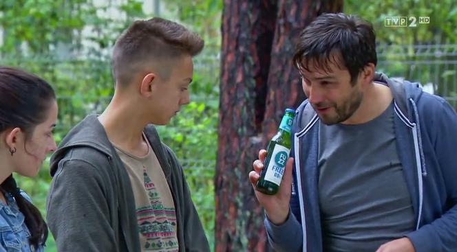 Barwy szczęścia odc. 1991. Luiza (Julia Zielińska), Mirek (Oliwier Kozłowski), Damian Wójcik (Michał Lesień)