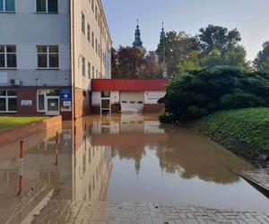 Biała Nyska. 16-letnia Weronika leży pod respiratorem, wokół woda. Dramat! Nie mamy agregatu