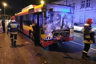 Zderzenie seicento z autobusem na Dąbrowskiego w Rzeszowie