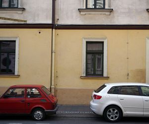 To jeden z najsłynniejszych budynków w Krakowie. W PRL-u stał się własnością państwa