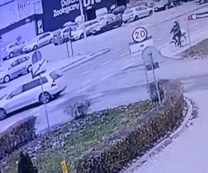 Śmiertelny wypadek w Łukowie! Kamera nagrała tira, który taranuje rowerzystkę [ZDJĘCIA]