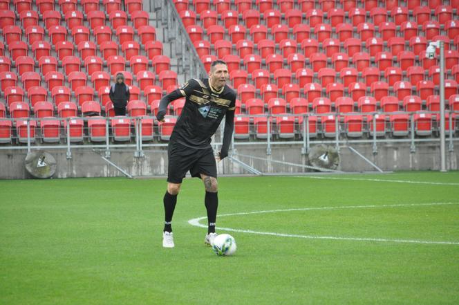 W Tychach grają gwiazdy światowego futbolu. Najpierw był pokazowy trening z młodzieżą