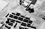 Fotografia makiety pokazującej sposób ustawienia budynków staromiejskich w Głogowie (1971). II nagroda, autorzy: G. Chodkowski, A. Gawlikowski, S. Gzell z zespołem. De facto to projekt odbudowy starego miasta, będącego wtedy w kompletnej ruinie