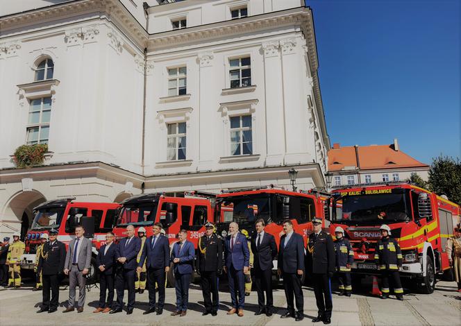 Uroczystość nadania sztandaru Komendzie Miejskiej Państwowej Straży Pożarnej w Kaliszu