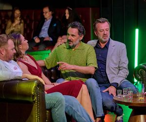 Na Wspólnej, odcinek 4085. Smolny (Łukasz Konopka), Daniel (Michał Tomala), pracownica (Klaudia Kulinicz), Adrian Baliszewski (Piotr Jankowski)