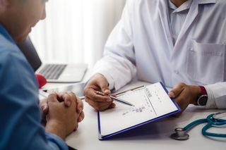Ważny lek refundowany tylko dla dzieci. „Dorośli też chcą być nowocześnie leczeni”