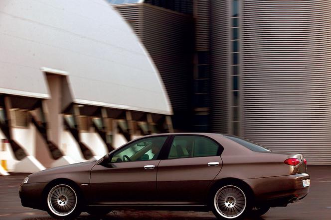 let's do it Absence Inspire Alfa Romeo 166, model 2004, 2005 r. - test, opinie, dane techniczne -  SAMOCHODY UŻYWANE - Super Express - wiadomości, polityka, sport