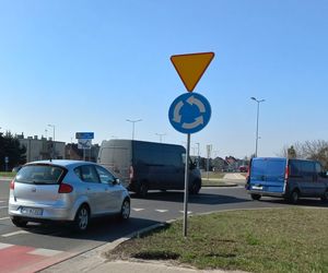Uwaga kierowcy! Są zmiany na rondzie Żwirki i Wigury w Lesznie