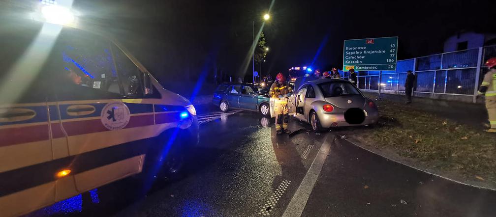 Wypadek na DK 25 pod Bydgoszczą! Dwie osoby poszkodowane [ZDJĘCIA]