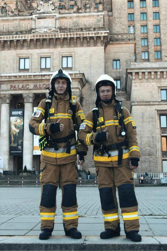 Ochotnicy z Osin zdobywają szczyty! Mistrzostwa Polski Strażaków w Biegu po Schodach. 