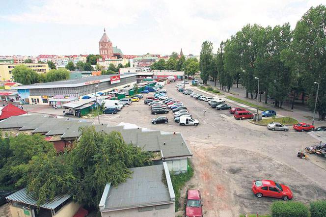 Tak straszy plac po byłym Manhattanie w Koszalinie.