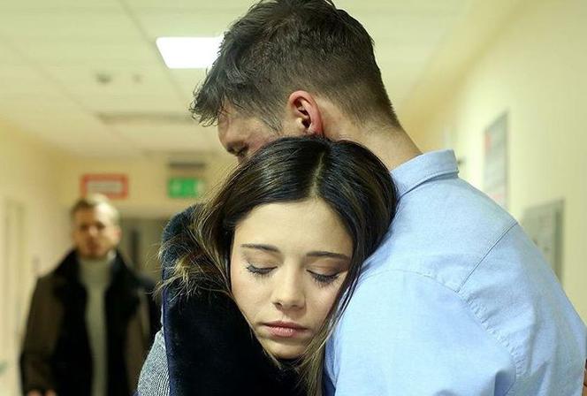 M jak miłość, odcinek 1365. Iza (Adriana Kalska), Marcin (Mikołaj Roznerski)