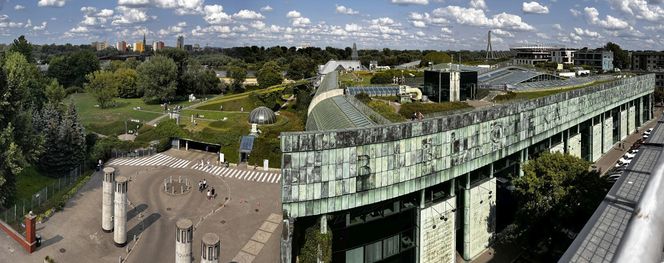 Ogród na dachu Biblioteki Uniwersyteckiej w Warszawie