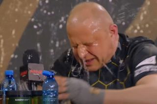 Jacek Murański zaatakowany. Natan Marcoń oblał go wodą i wyszedł z programu przed PRIME MMA 12