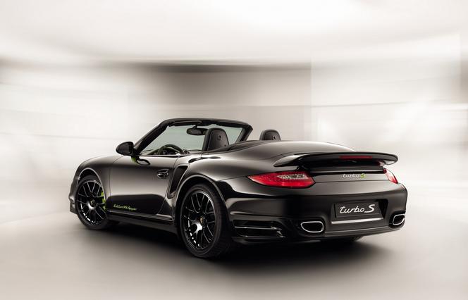 Porsche 911 Turbo S Edition 918 Spyder