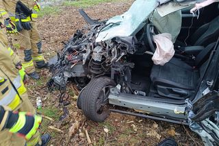 Wypadek na ośnieżonej drodze w powiecie rawickim