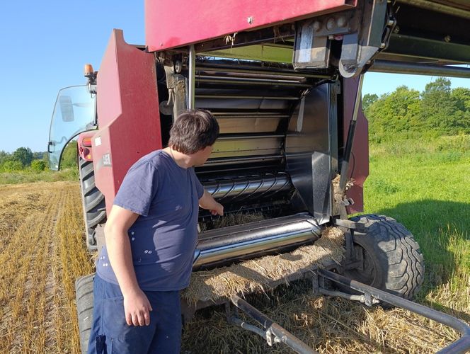 Tragiczne żniwa na Mazowszu. Rolnik wciągnięty przez maszynę.