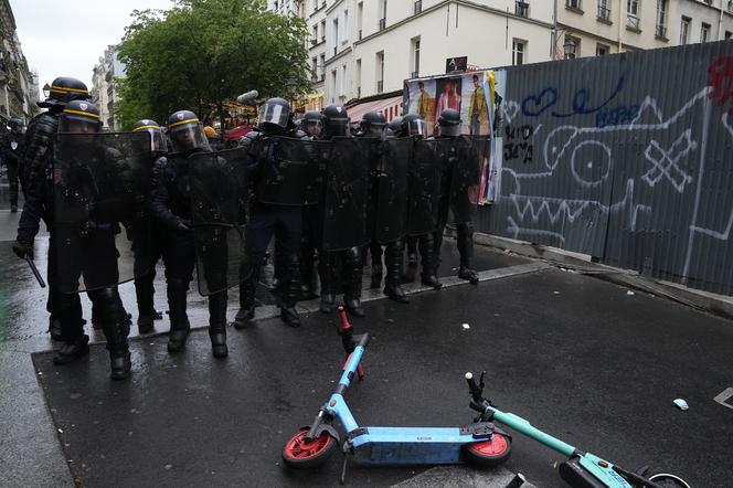 Demonstracje i starcia z policją po zatwierdzeniu przez Radę Konstytucyjną reformy emerytalnej