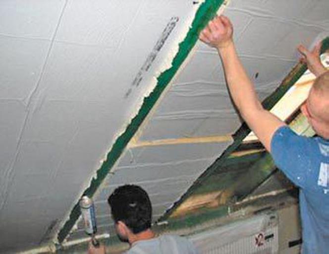 Ocieplenie dachu: układanie płyt poliuretanowych PIR