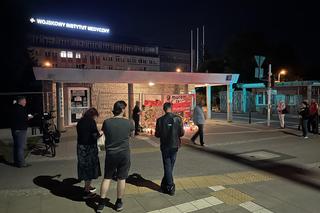 Mieszkańcy Warszawy oddają cześć polskiemu żołnierzowi, który zmarł po ataku na granicy z Białorusią 