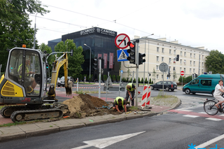 Na skrzyżowaniu Przybyszewskiego z Szamarzewskiego powstaje nowa zebra