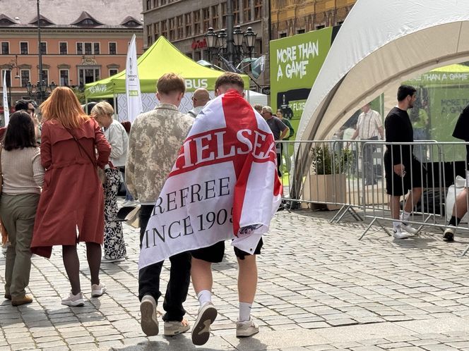 Wrocław żyje finałem Ligi Konferencji Europy. Kibice Betisu i Chelsea już w strefach kibica!