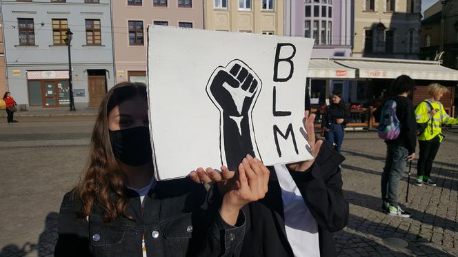 Protest w Grudziądzu, przeciwko agresji i dyskryminacji rasowej w Ameryce