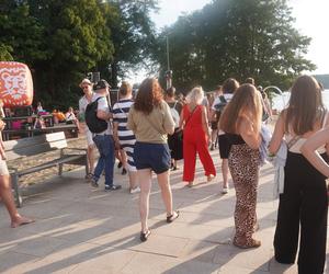 Olsztyn Green Festival 2024. Tłumy na plaży miejskiej. Zobacz zdjęcia z drugiego dnia!