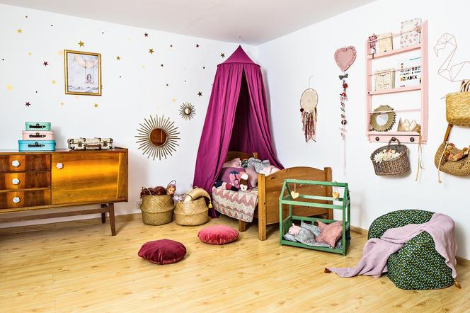 Iza sama urządziła pokój córki w stylu vintage. Jest uroczy