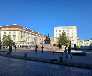 W samym sercu Krakowskiego Przedmieścia w Warszawie powstał nowy budynek. Jak to możliwe?