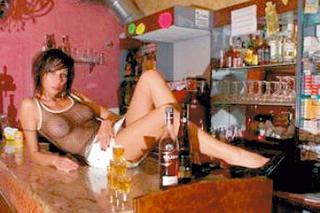 Barmanka kusi mężów