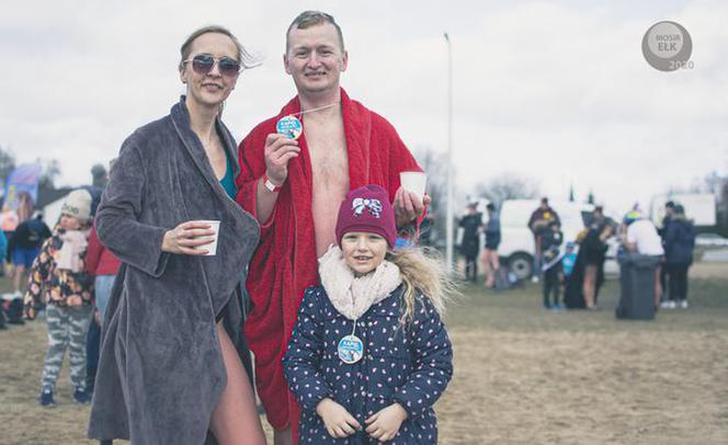 XIV Kąpiel dla odważnych. Morsy wykąpały się na Plaży Miejskiej w Ełku