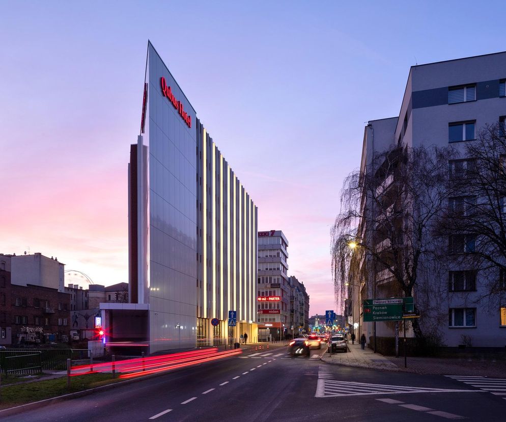 Hotel Qubus - Hotel z infrastrukturą techniczną i garażem podziemnym