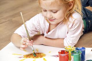 Własnoręcznie zrobiony prezent: 5 pomysłów na prezenty, które może zrobić dziecko