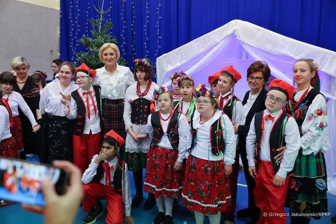 Agata Duda na jasełkach w Zespole Szkół Specjalnych im. Eunice Kennedy Shriver