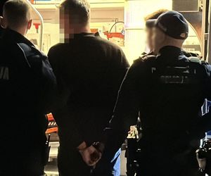 Antyterroryści na Grzybowskiej. Pilna akcja policji, jedna osoba zatrzymana