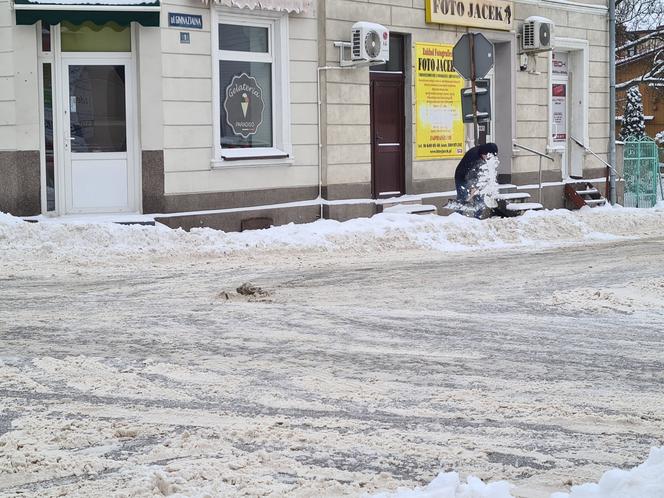 Podkarpackie. Kierowcy walczą z zimą [ZDJĘCIA]