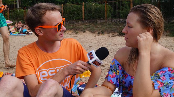 Szaleństwo w wodzie i na lądzie. Patrol ESKA Summer City wpadł na plażę do Piecek [WIDEO, ZDJĘCIA]