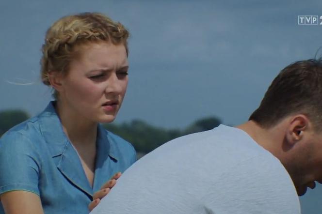 M jak miłość odc. 1409. Bartek (Arkadiusz Smoleński), Ula (Iga Krefft)
