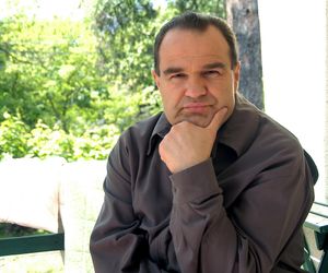 Tak się zmienił Cezary Żak. Wygląda jak bezdomny