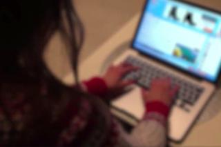 Pedofile atakują w internecie! Wymuszał na 10-latce rozbieranie się przed kamerą