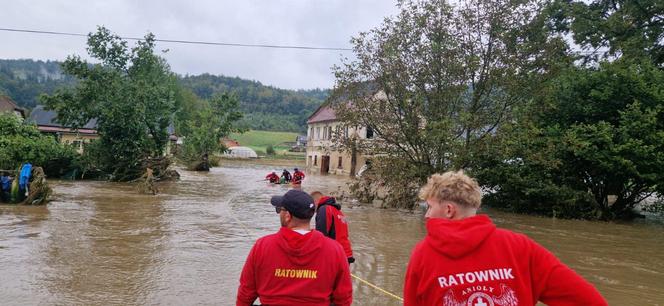 Powódź w Polsce: Wielkopolski WOPR wyruszył na pomoc!