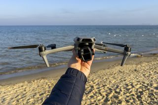 Masz drona? Za brak tego dokumentu może grozić ci 4000 zł kary. Od dziś wchodzi w życie nowy przepis