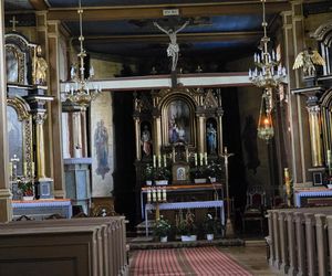 Zabytkowy kościół w Domaradzu.