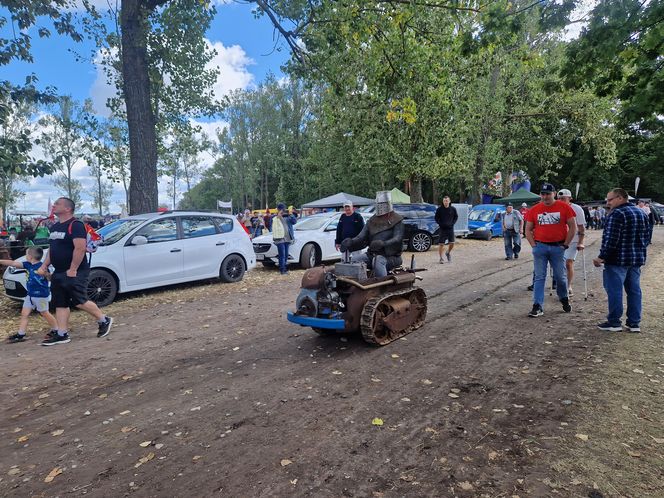 XXIII Międzynarodowy Festiwal Starych Ciągników i Maszyn Rolniczych im. Jerzego Samelczaka. Zdjęcia z parady i terenu festiwalu