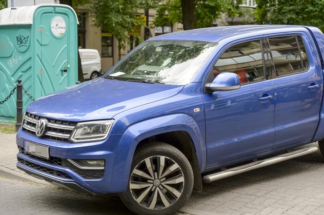 Antek Królikowski jeździ Volkswagenem Amarokiem V6