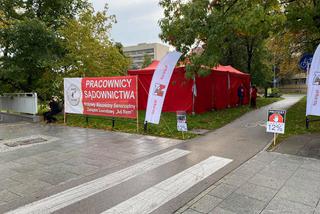 Protest pracowników sądownictwa: Tak wygląda czerwone miasteczko w Warszawie